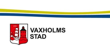 Valxholms stads logotyp, vit bakgrund och vaxholms stads kommunvapen i rött