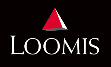 Loomis logotyp. Svart bakgrund med Loomis i vitt, en röd triangel i 3D över Loomis.